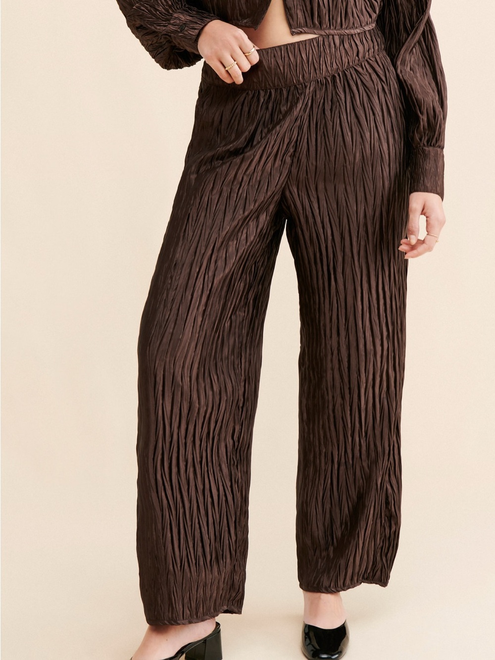 Native Youth Crinkle Plisse Pants
Chocolate brown Trousers Wide Leg
Pull On Sz L